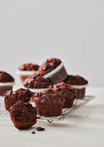 Glutenfri mørke muffins med chokoladestykker