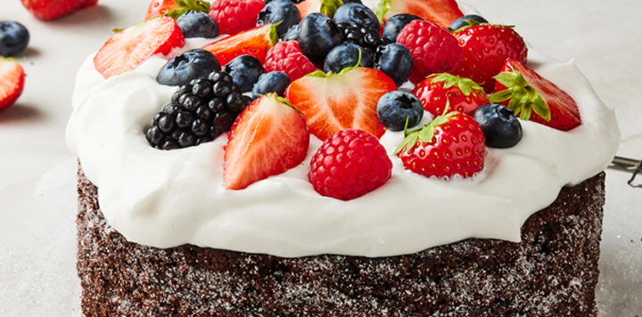 kage med bær opskrift