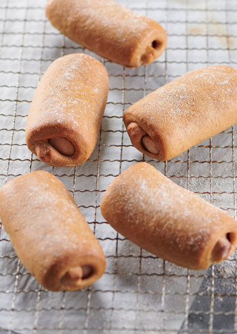 Pølsehorn med surdej og fuldkorn
