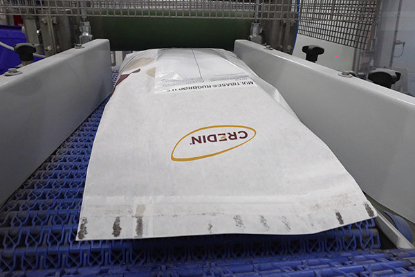 Rugbrødbase - På transport bånd - Credin 