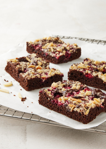 Snitter med hindbær og vanilje crumble