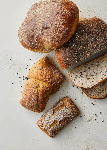 Proteinbrød og sandwichbrød med belugalinser